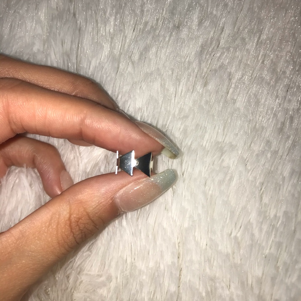 Ear cuff
